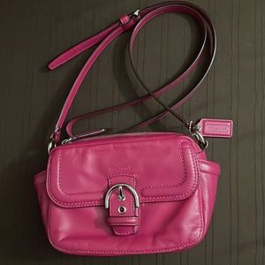 VINTAGE COACH F25150 CAMPBELL LEATHER CAMERA BAG FUCHSIA (used)